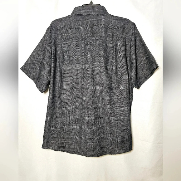 🛑 NWT Haggar Mens The Tuckless Shirt Black Gray Plaid Short Sleeve Button-up L - Picture 4 of 5